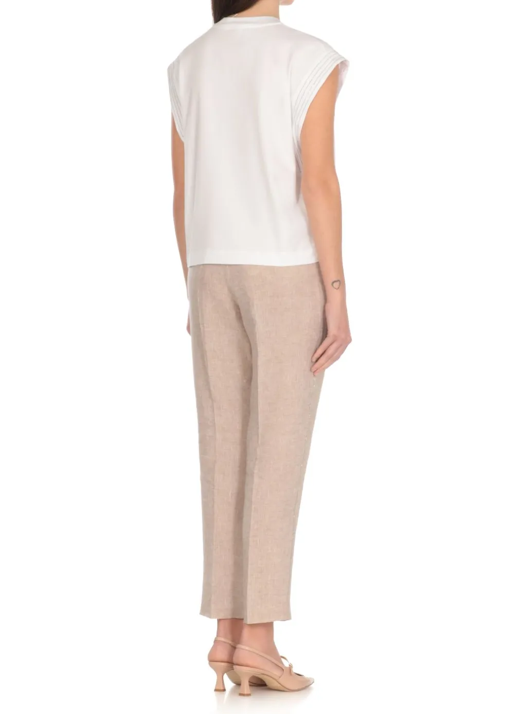 Top con dettagli in punto luce